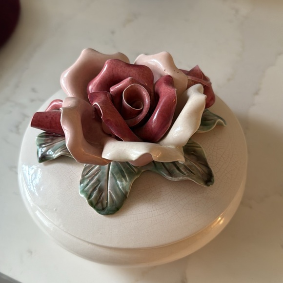 Vintage Capodimonte Style Tricket Dish with Lid 50’s - Picture 5 of 7